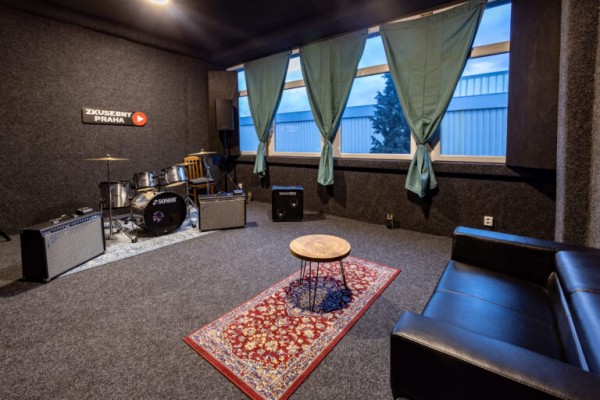 Sdílená zkušebna - příklad vybavení